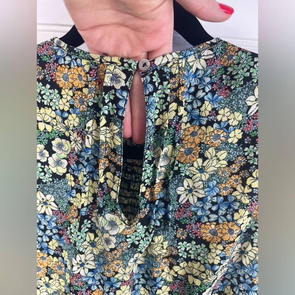 Zara Floral Sleeveless Keyhole Neck Smocked Chest Blouse S Women’s EUC - Picture 7 of 8